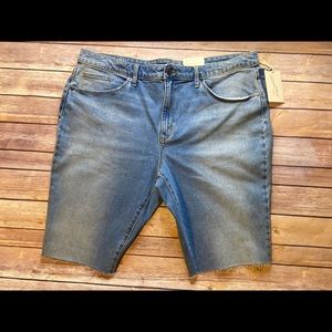 Universal Thread Crop Shorts